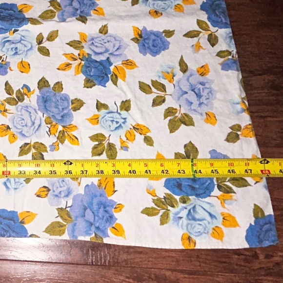 Vintage tablecloth floral 63”x48” - Picture 3 of 3